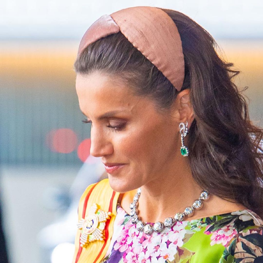 ¿Adivinas quién ha 'copiado' este 'look' de la reina Letizia?
