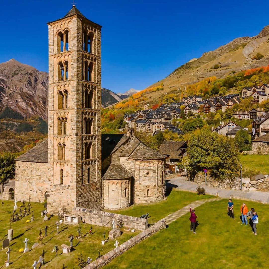 El pueblo del Pirineo de Lleida que guarda un tesoro artístico declarado Patrimonio Mundial por la Unesco