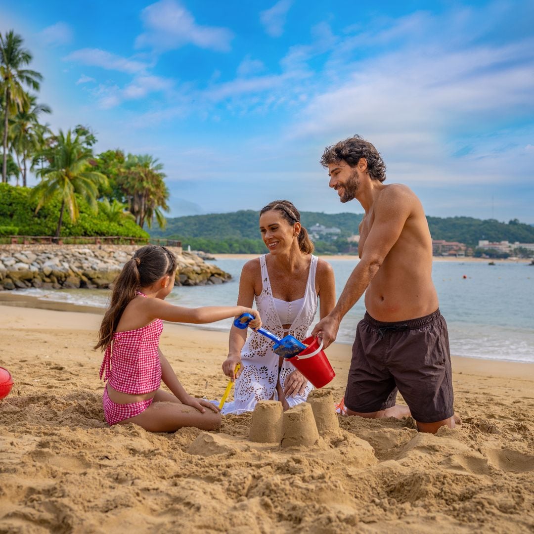  Ya sea que viajes por placer o por negocios, Grupo Brisas tiene una ubicación para ti (Las Brisas Huatulco).