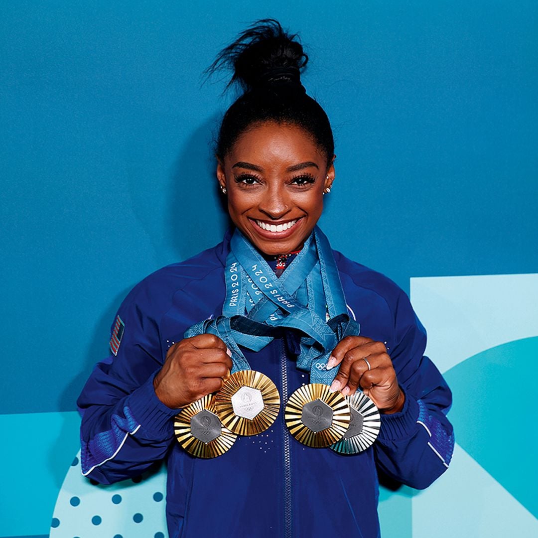 Simone Biles con sus medallas olímpicas en París