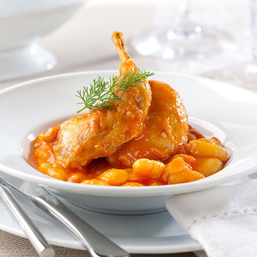 Muslitos de codorniz guisados con judías blancas