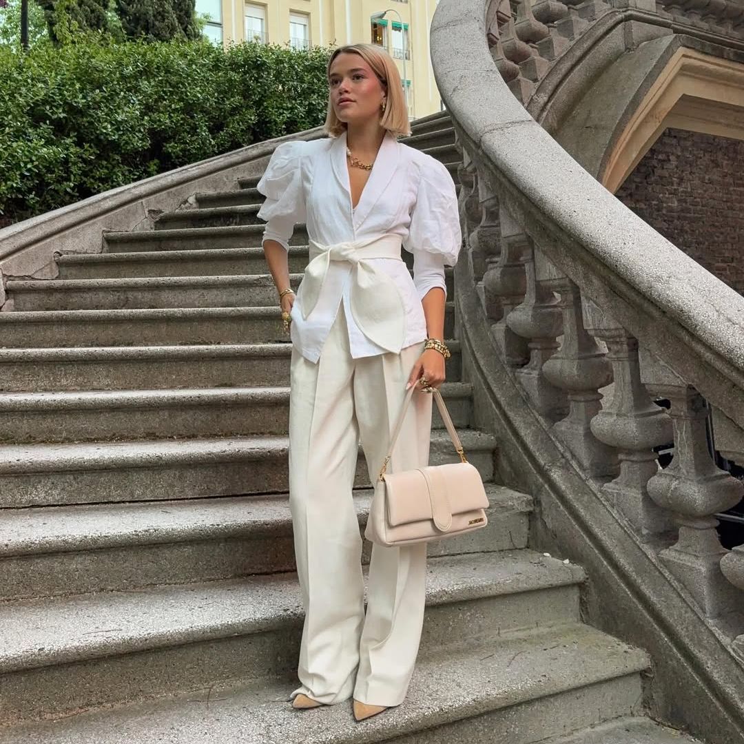 Cómo llevar pantalones blancos este verano: 9 ideas que funcionan con lo que ya tienes en el armario