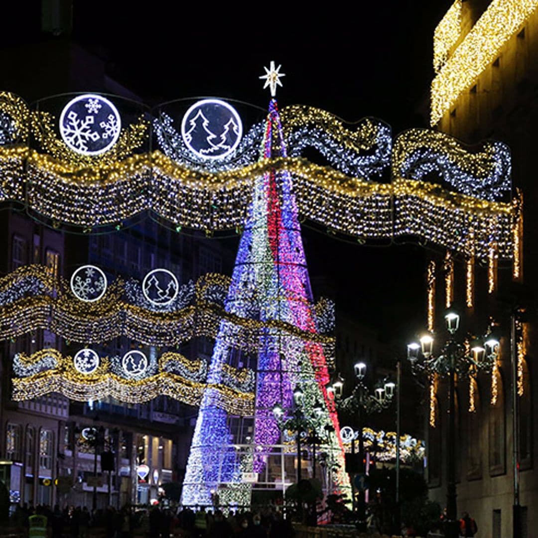 Vigo ya está iluminado por la Navidad