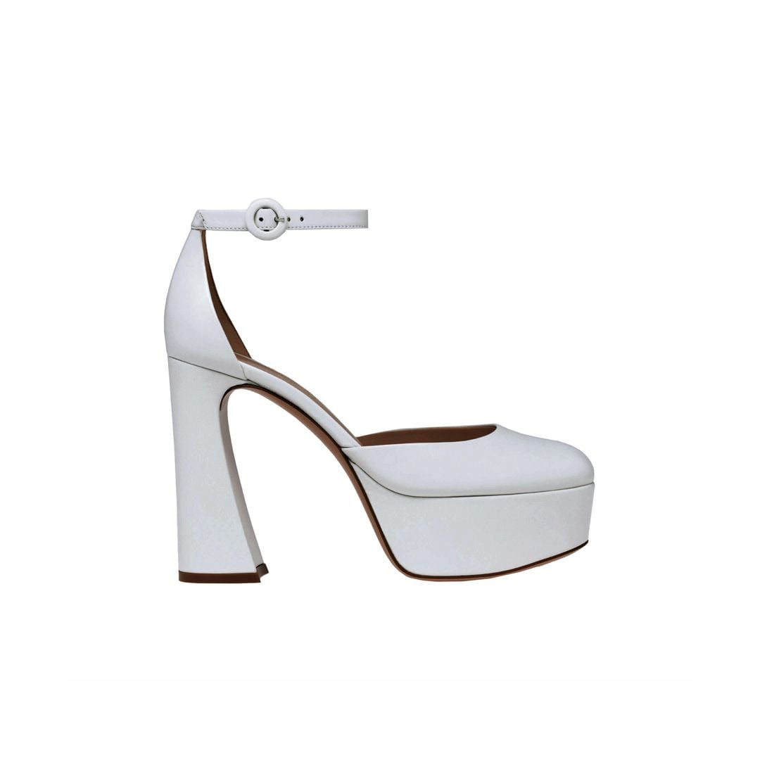 Zapato con plataforma (950 €), de Gianvito Rossi