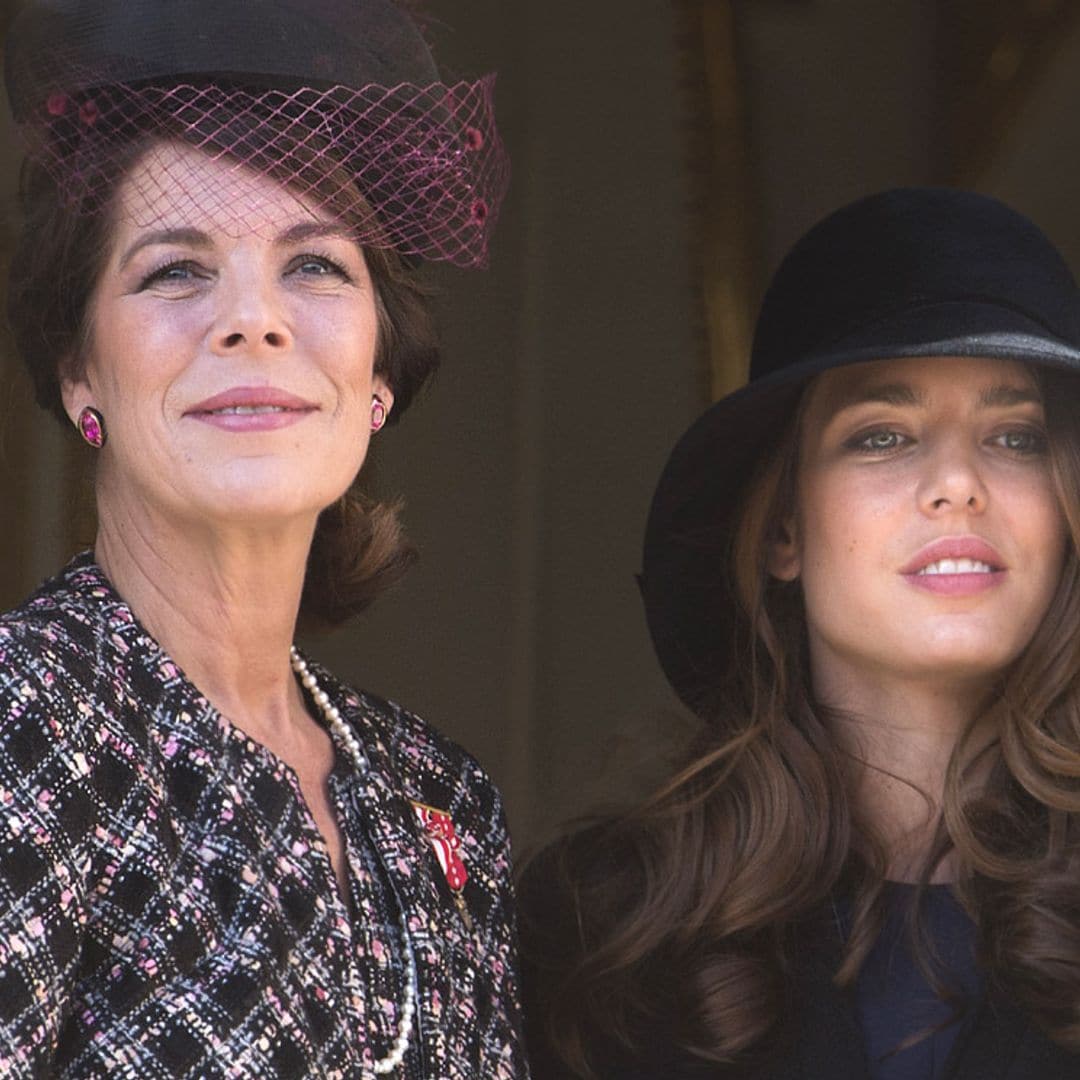 Los 20 looks más espectaculares de Carlota Casiraghi y Carolina de Mónaco en el Día Nacional del Principado
