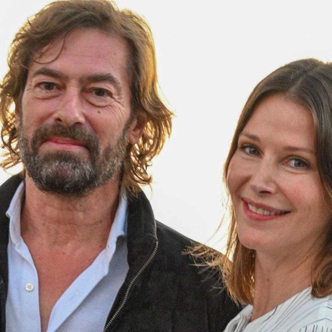 Esther Doña y Santiago Pedraz: su beso más apasionado en Málaga