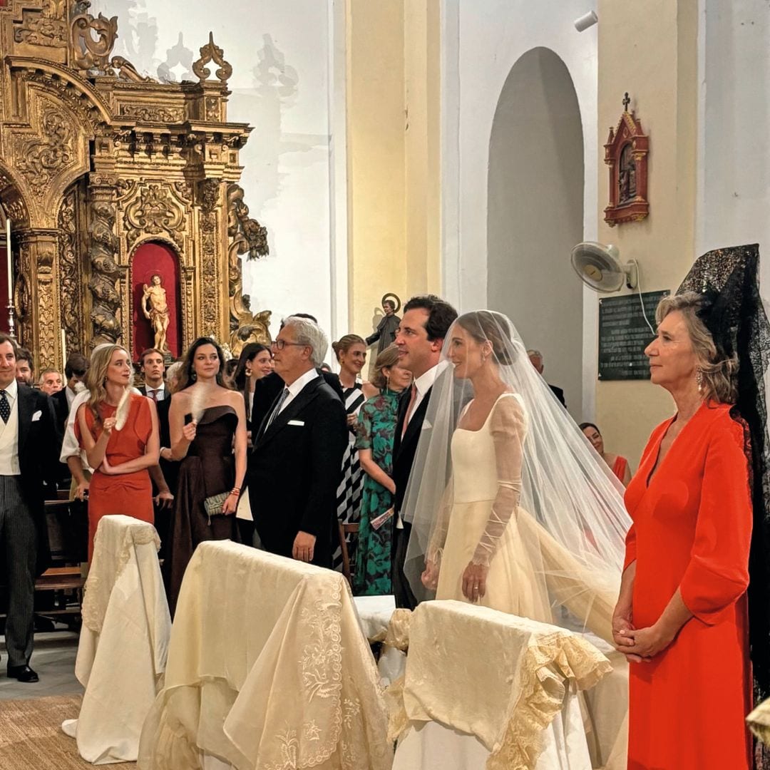 LA BODA DEVICTORIA ORTIZ Y JAIME SERRA DÍEZELEGANCIA, TRADICIÓN E INVITADAS PERFECTAS