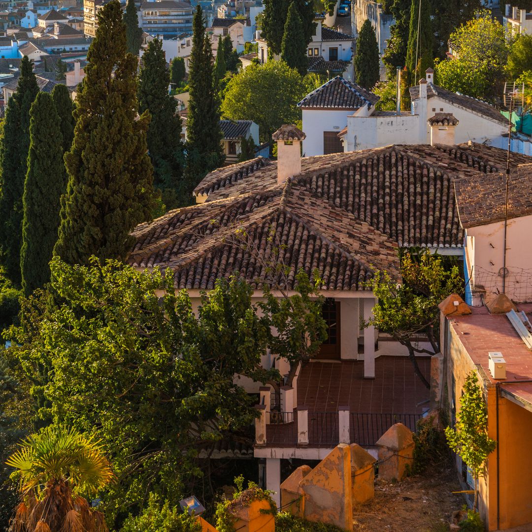 Los techos con tejas son ideales para las casas en zonas más rurales