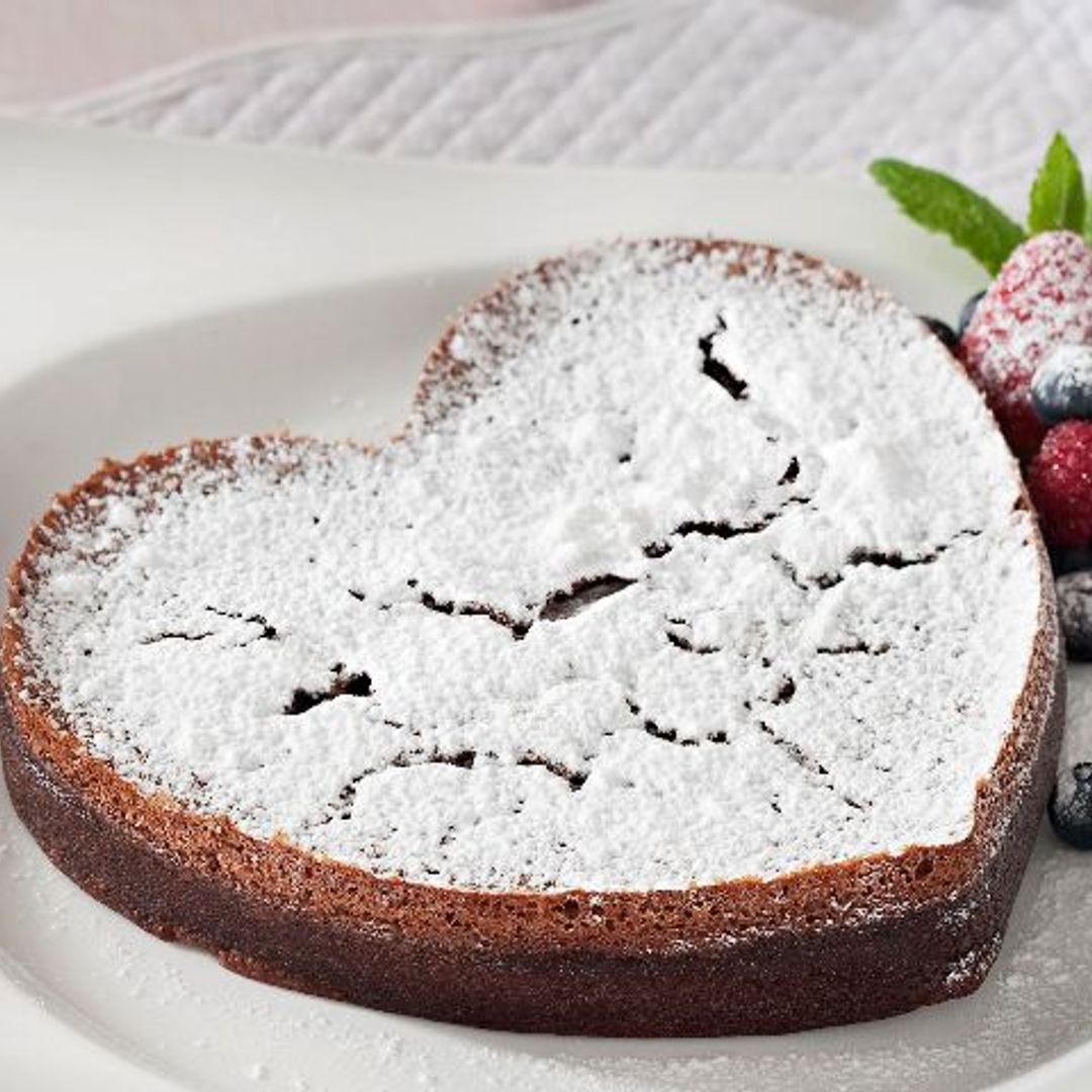 Bizcocho de chocolate en corazón