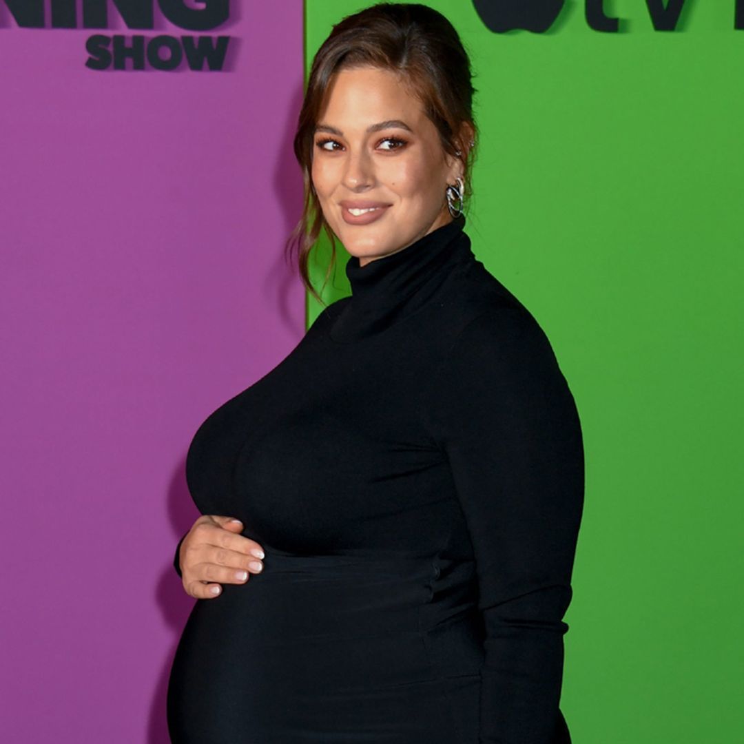 Manicuras y tatuajes, Ashley Graham celebra la fiesta 'baby shower' menos convencional