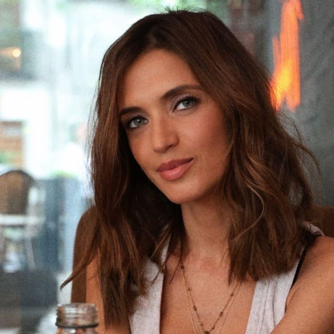 La camiseta de Zara que no esperábamos ver en el armario de Sara Carbonero