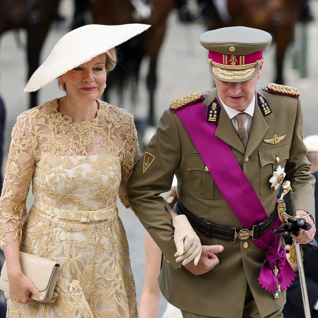 Matilde de Bélgica, absoluta sofisticación con vestido de encaje transparente y gran tocado con anécdota