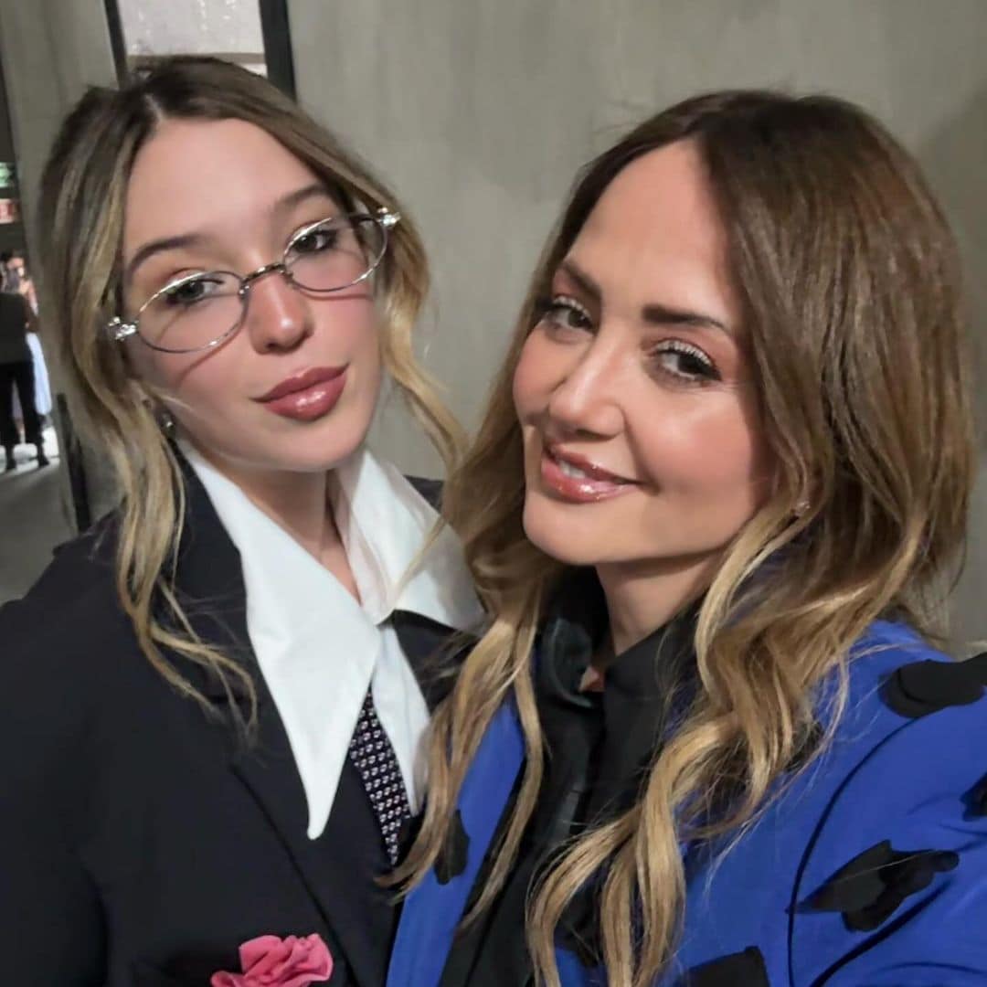 Andrea Legarreta y Mía Rubín, casuales y con elegantes looks en su papel de invitadas a un evento de moda