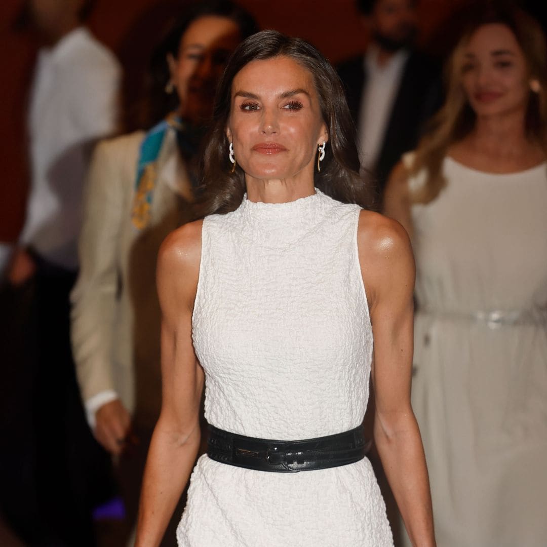 Ilumina tus hombros como la reina Letizia y presume de bronceado con este producto
