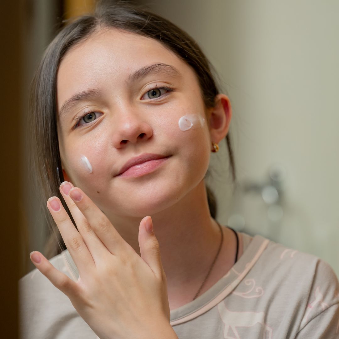 Dra. Scarlett Alvarado, especialista en medicina estética: "El retinol en adolescentes puede alterar la barrera cutánea y causar hiperpigmentación"