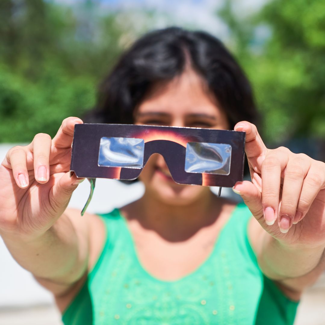 Gafas necesarias para contemplar el eclipse solar