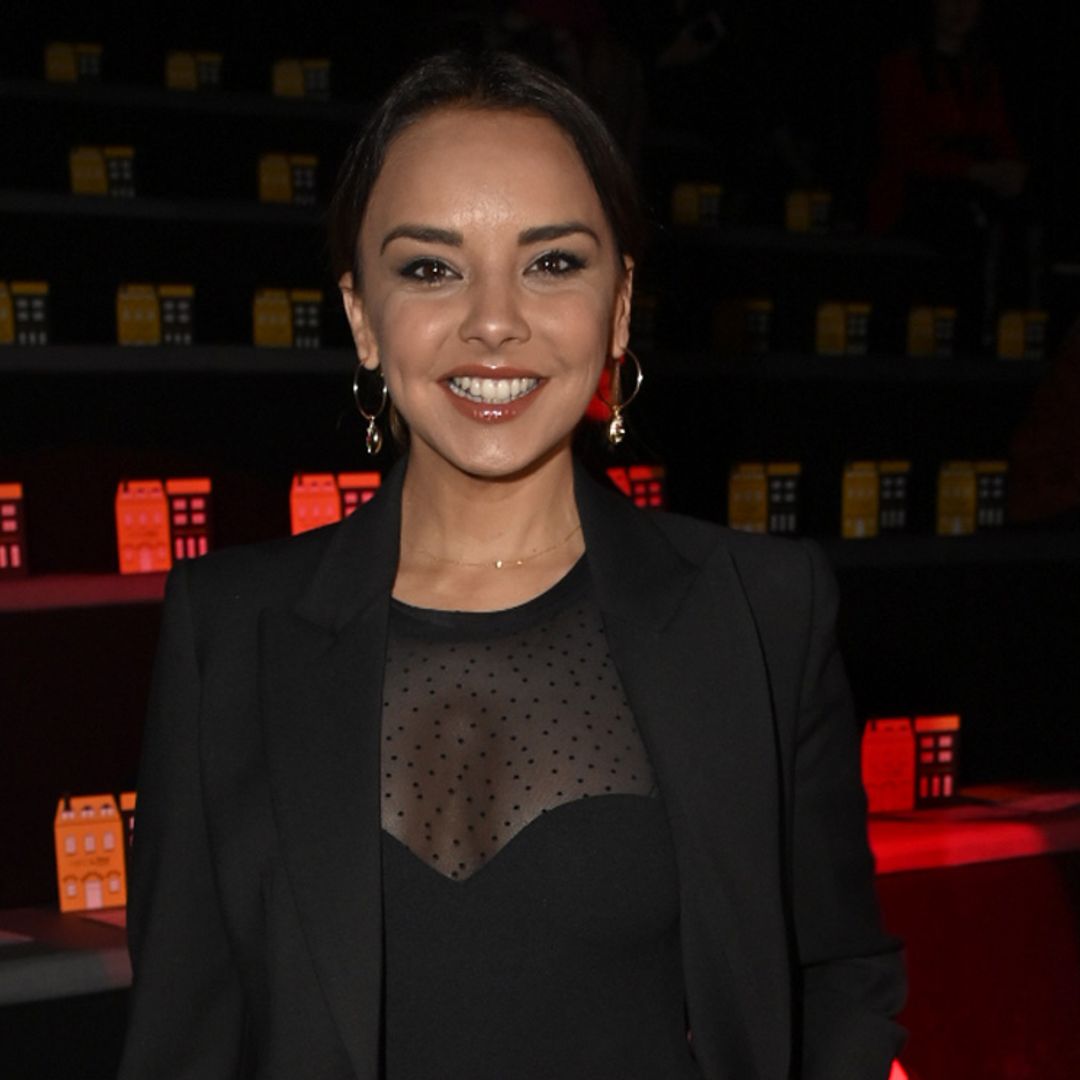Chenoa no se pierde el desfile de Hannibal Laguna, el diseñador de su vestido de novia