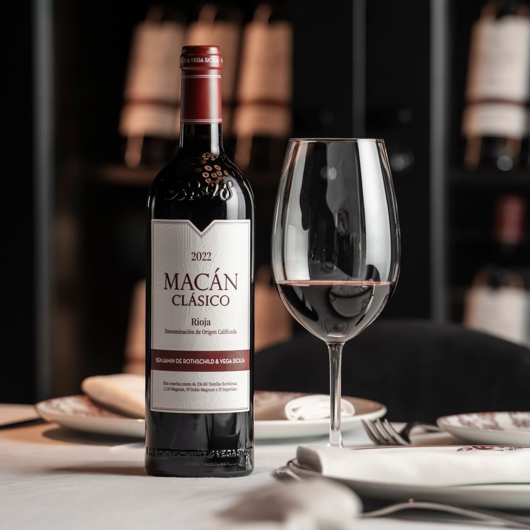 Botella de vino Macán Clásico