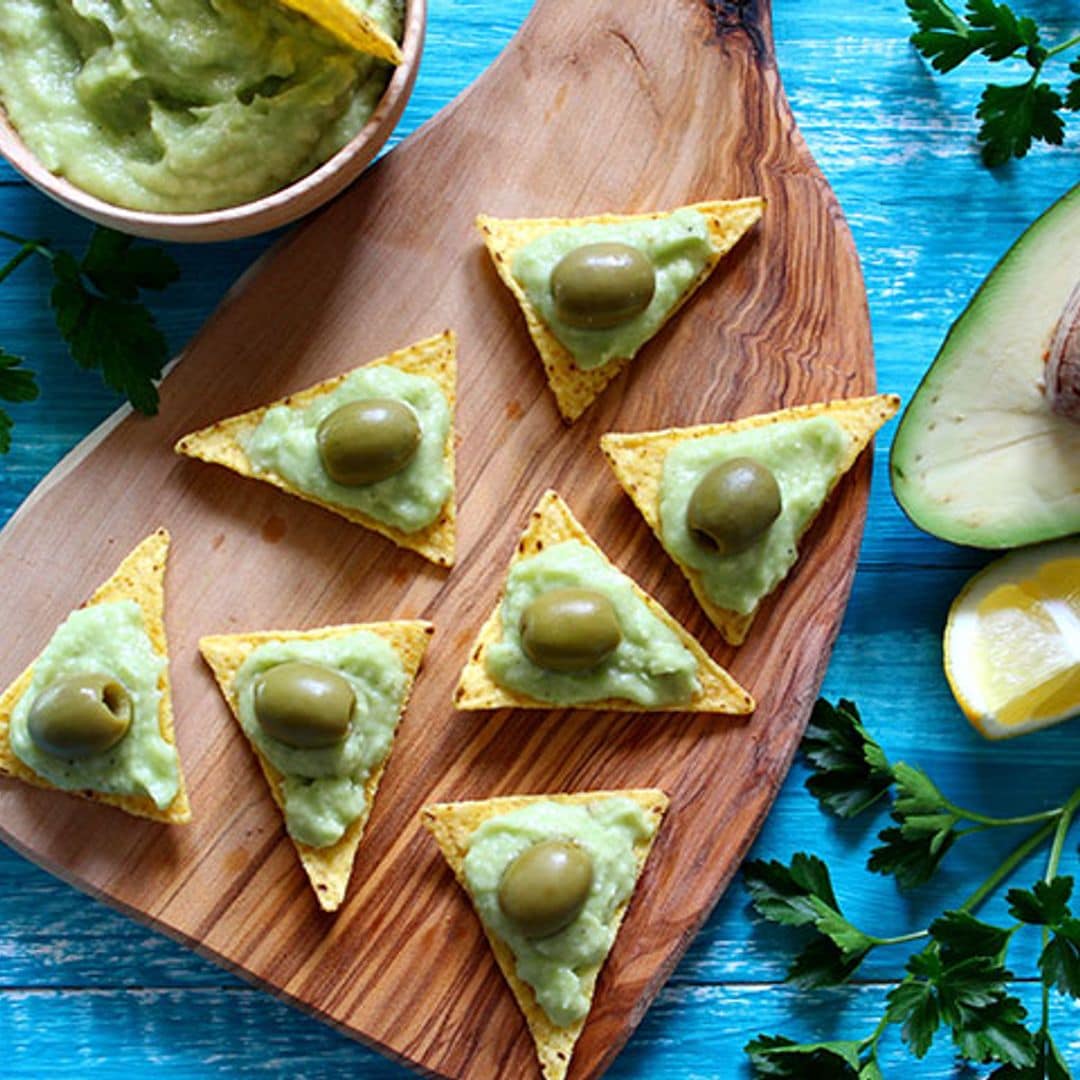 Nachos con 'mousse' de guacamole y queso