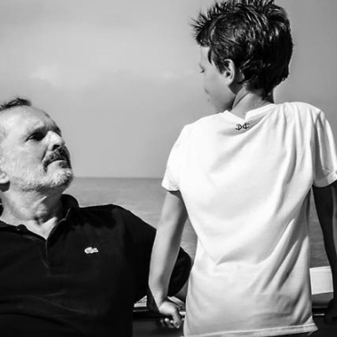 En ¡HOLA!, Miguel Bosé: 'No estoy enfermo. Soy superfeliz y mis hijos me dan la vitalidad diaria que necesito'