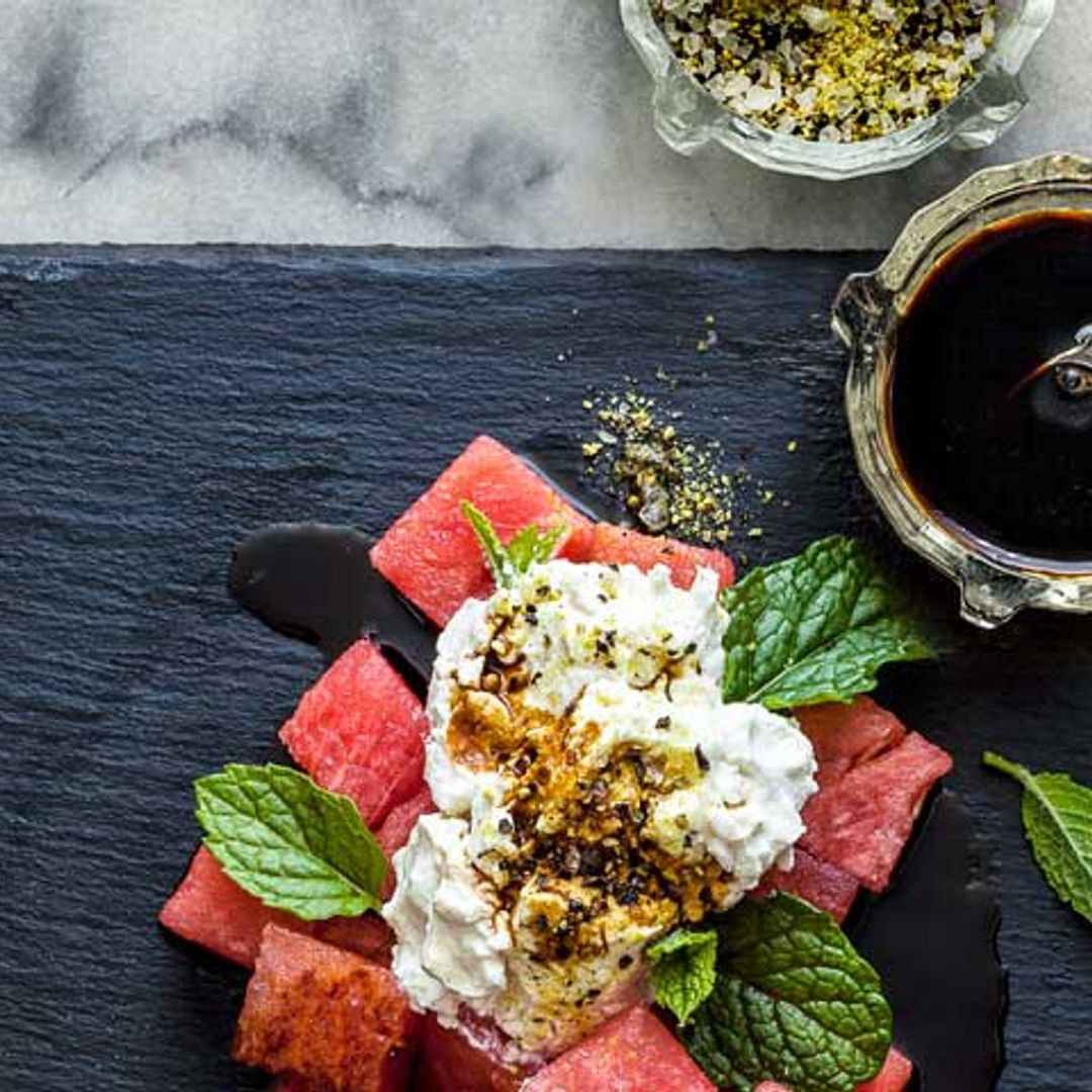 Ensalada de sandía con queso 'labne'