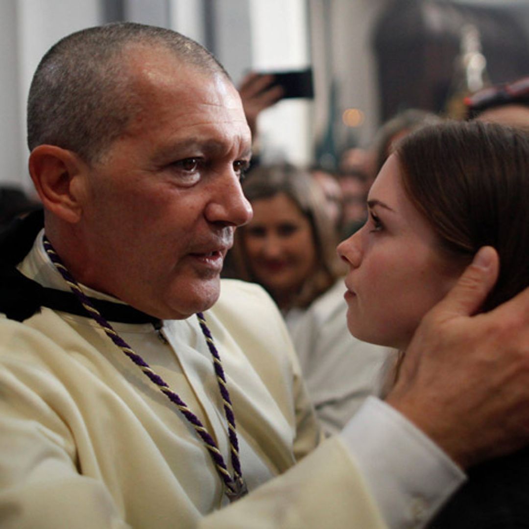 El emocionado abrazo de Antonio Banderas a su hija Stella en su año más difícil