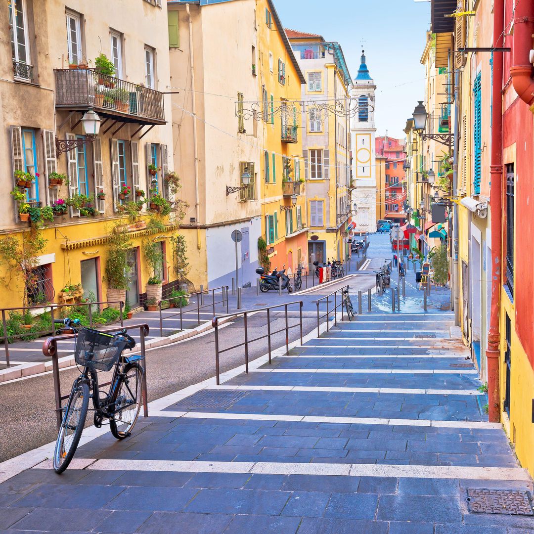 Arquitectura colorida de Niza, en la Riviera francesa
