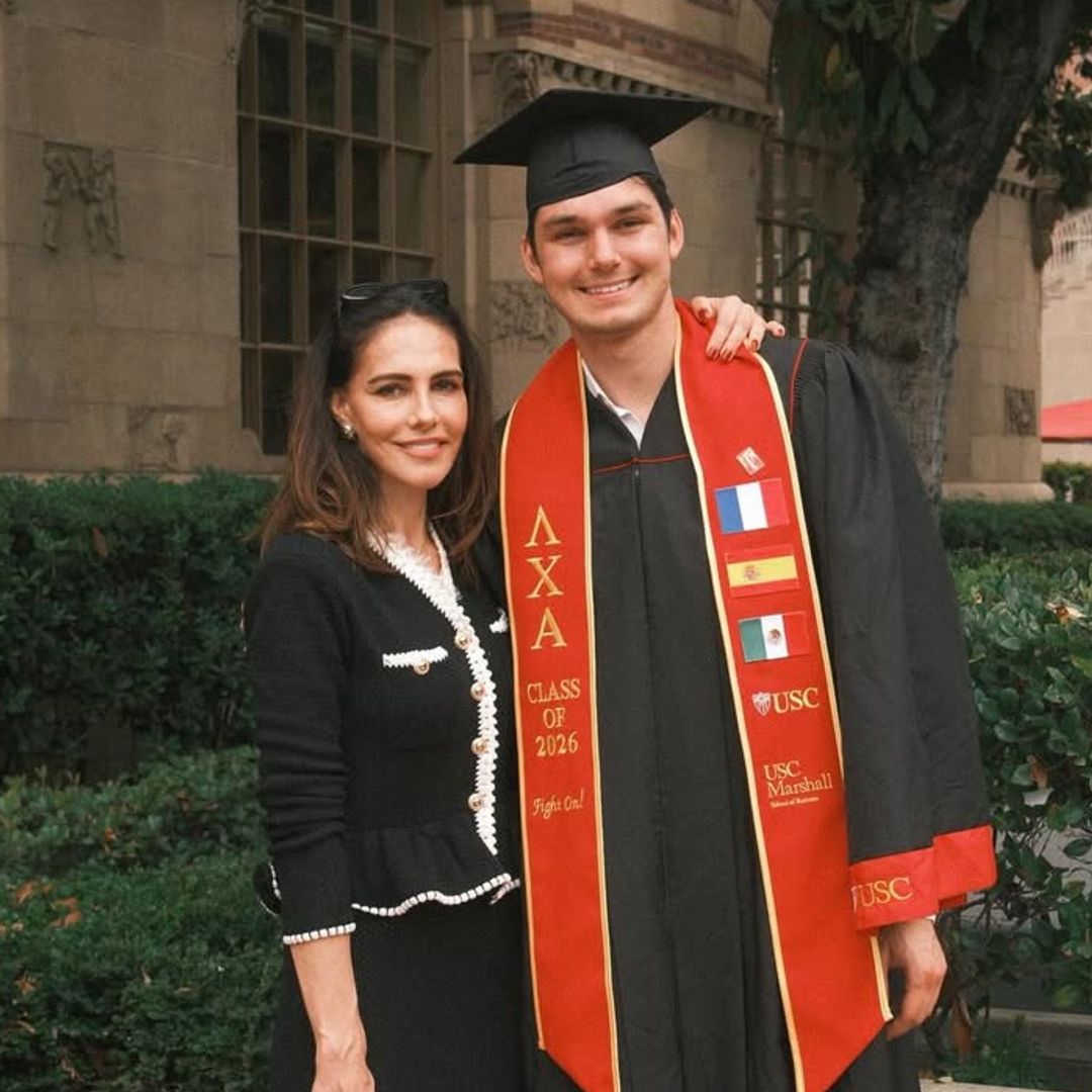 Las imágenes más emotivas de Adriana Abascal en la graduación de su hijo en Estados Unidos: "Mi 'troyano'