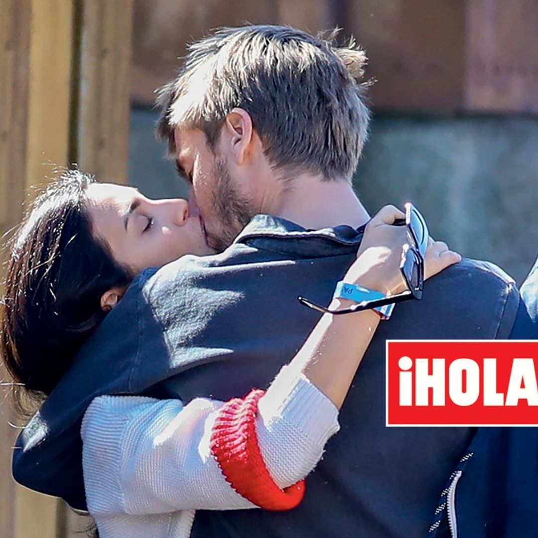Exclusiva en ¡HOLA!, el beso de película de Alessandra y Christian de Hannover en su primer aniversario de boda