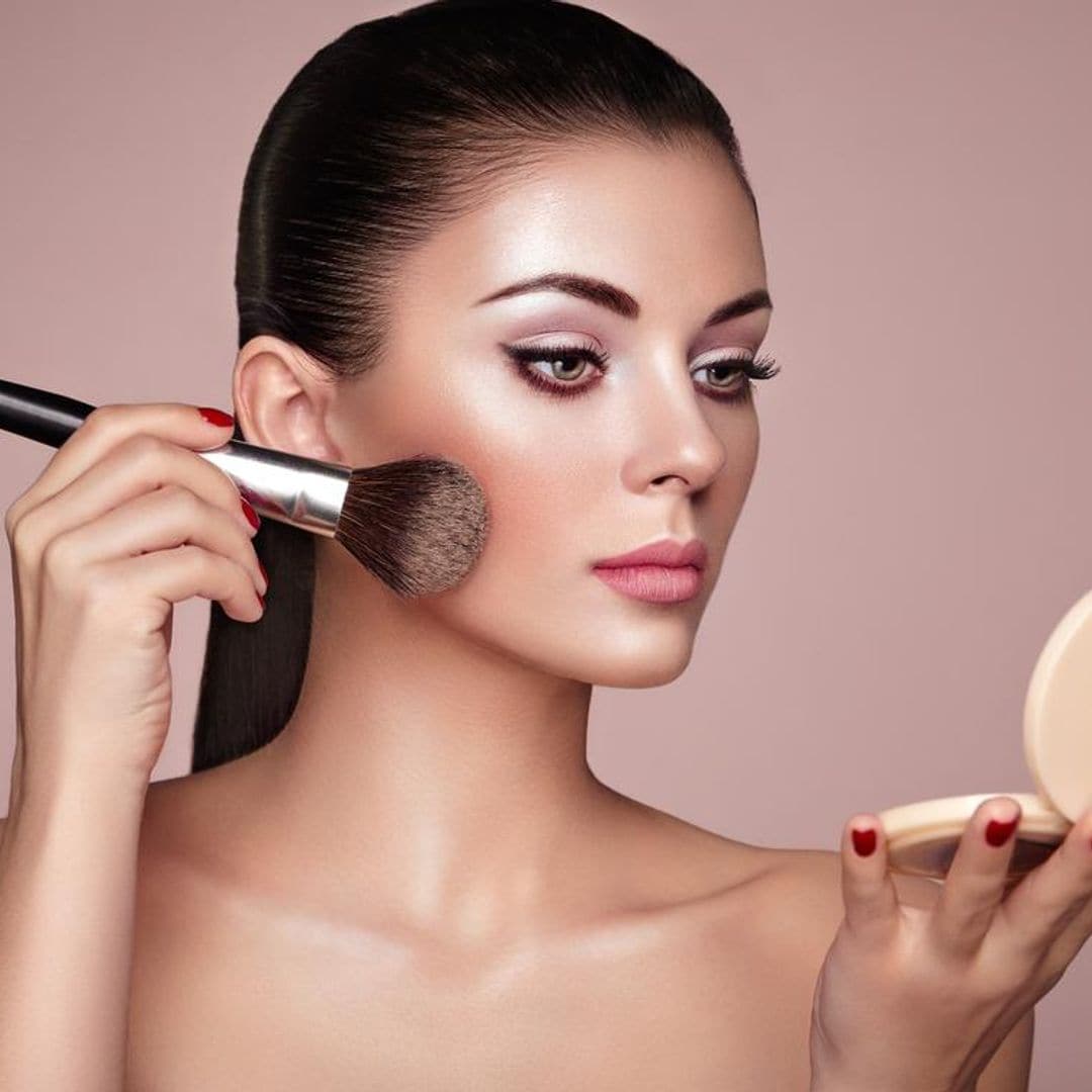¡Da vitalidad a tu rostro! Conoce los mejores iluminadores en crema, stick y polvo