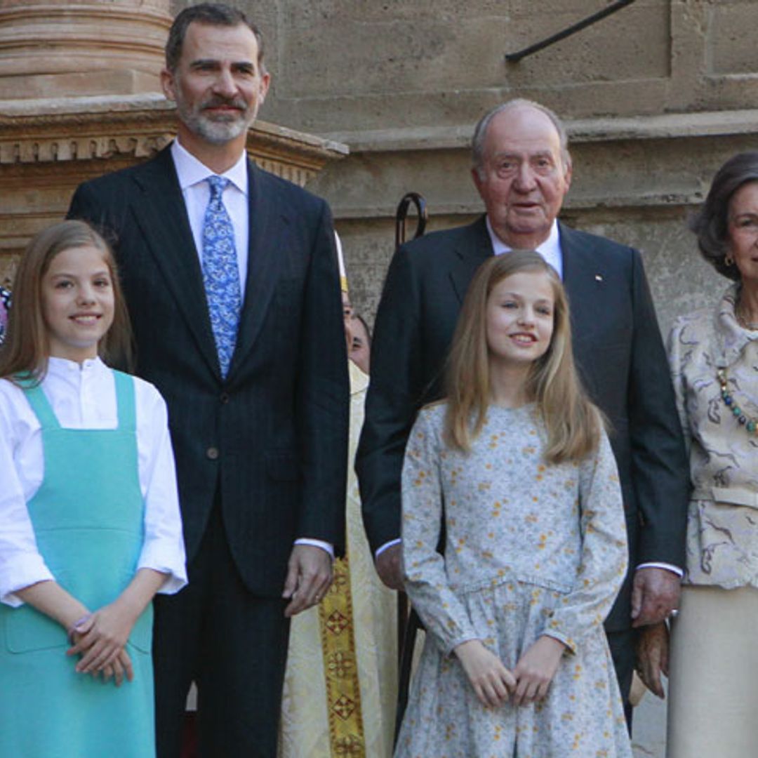 Don Juan Carlos y doña Sofía acompañan a los Reyes y a sus hijas en la tradicional Misa de Pascua