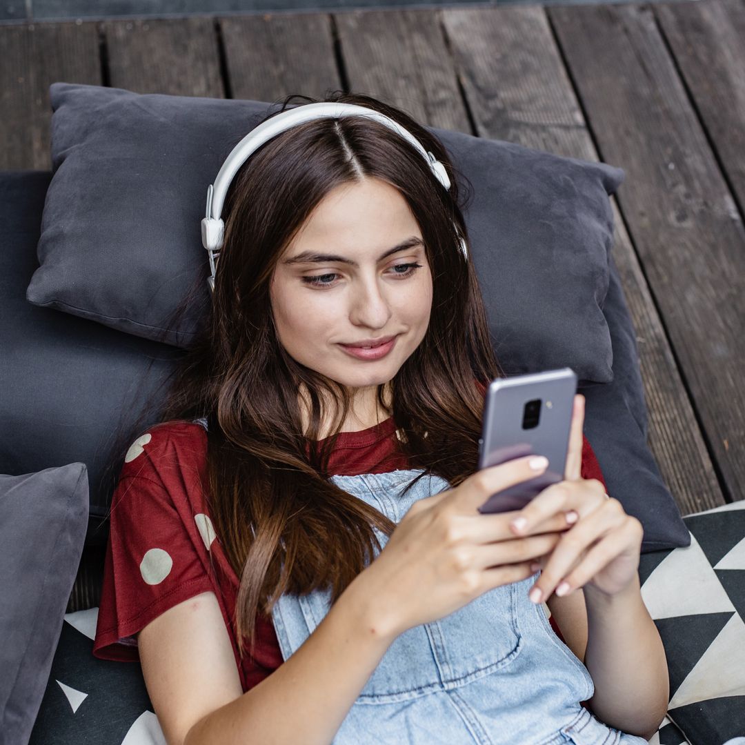 Hemos encontrado en oferta los auriculares inalámbricos mejor valorados de Sony: con envío rápido, por menos de 35€ y en el color más tendencia
