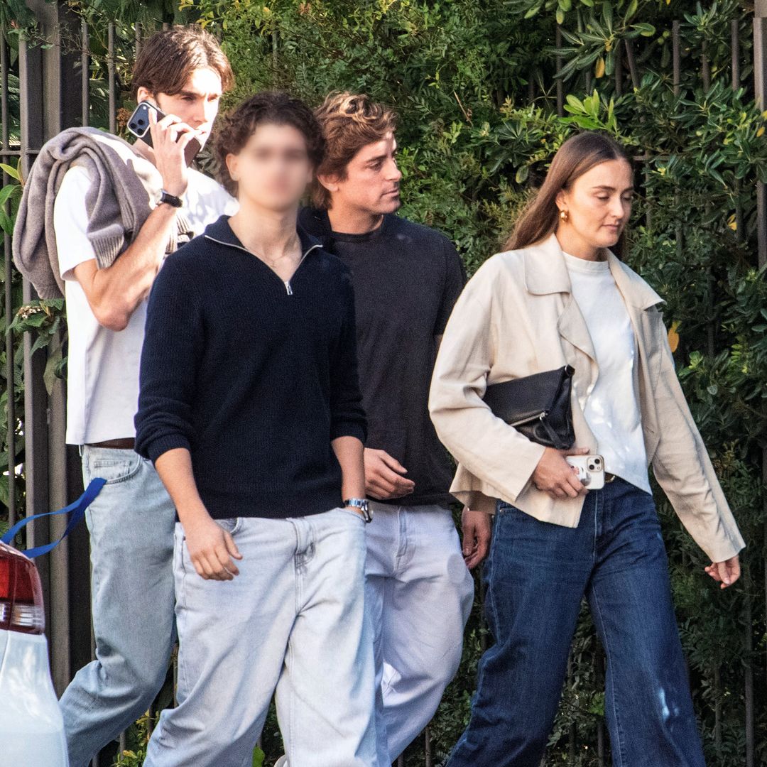 Pablo, Fernando Echevarría, Johanna Zott y un amigo