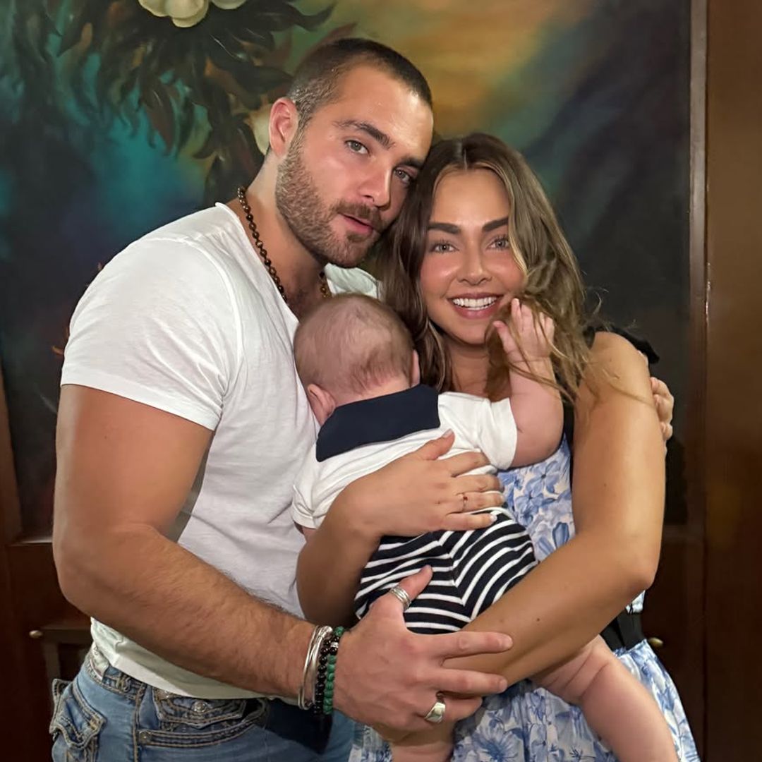 Carlos Said y Claudia Martín celebran su primer aniversario de bodas con un doble motivo de alegría