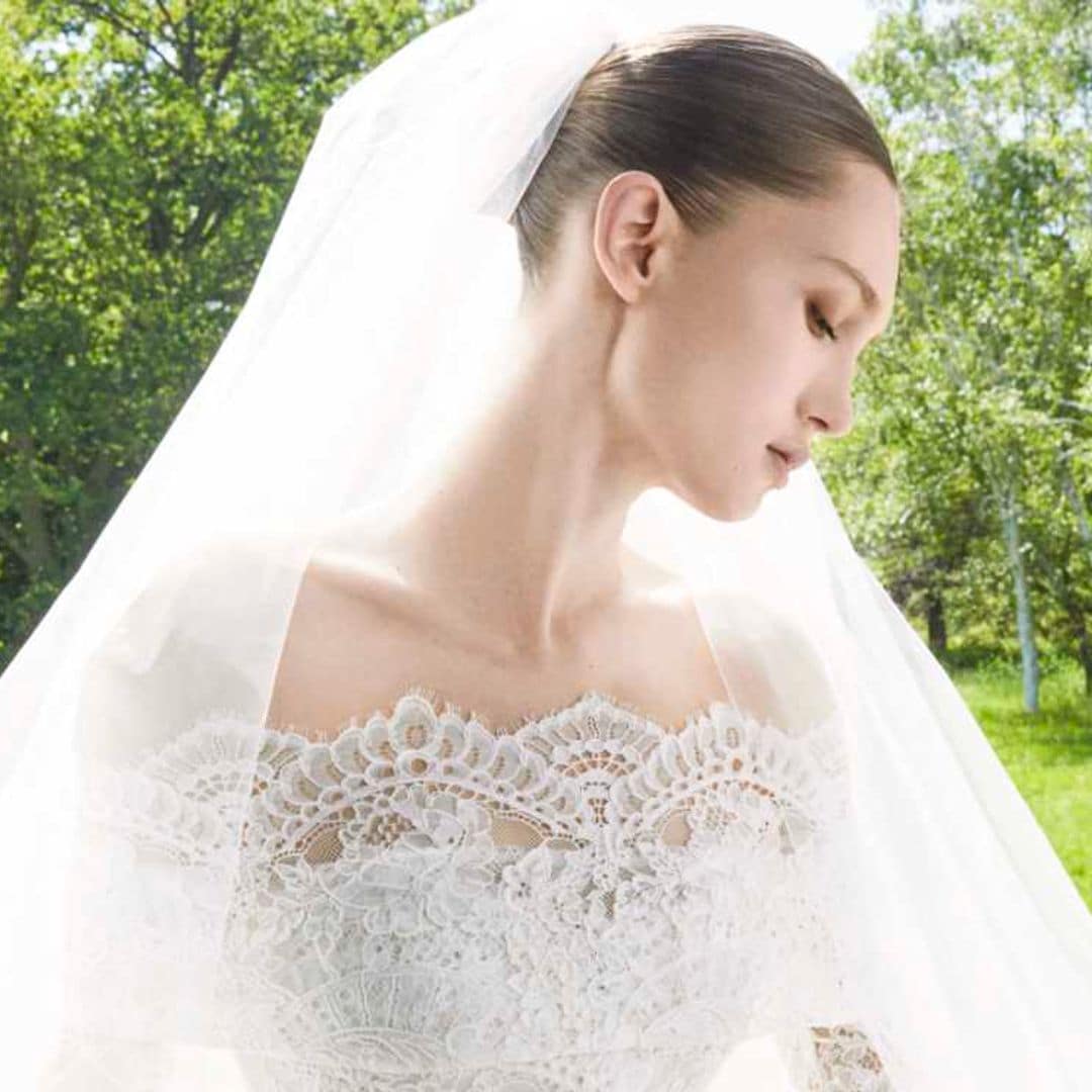 Los vestidos de novia de Elie Saab para 2024 están llenos de brillos y de siluetas hiperfemeninas