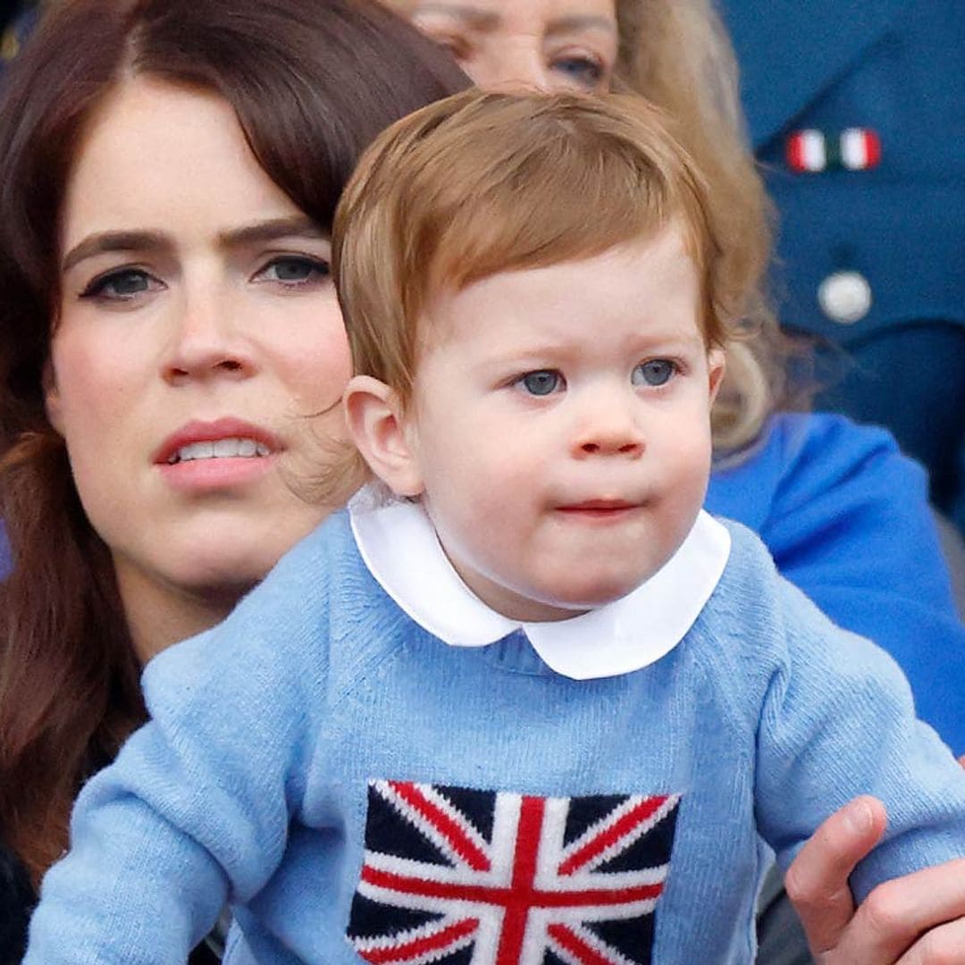 ¡Por fin le volvemos a ver! August, el hijo de Eugenia de York, asiste a su primer acto público con sus padres