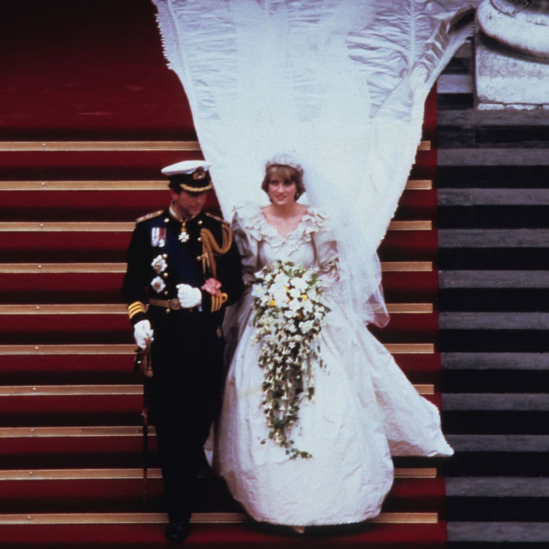 La cola del vestido de Diana medía más de 7 metros