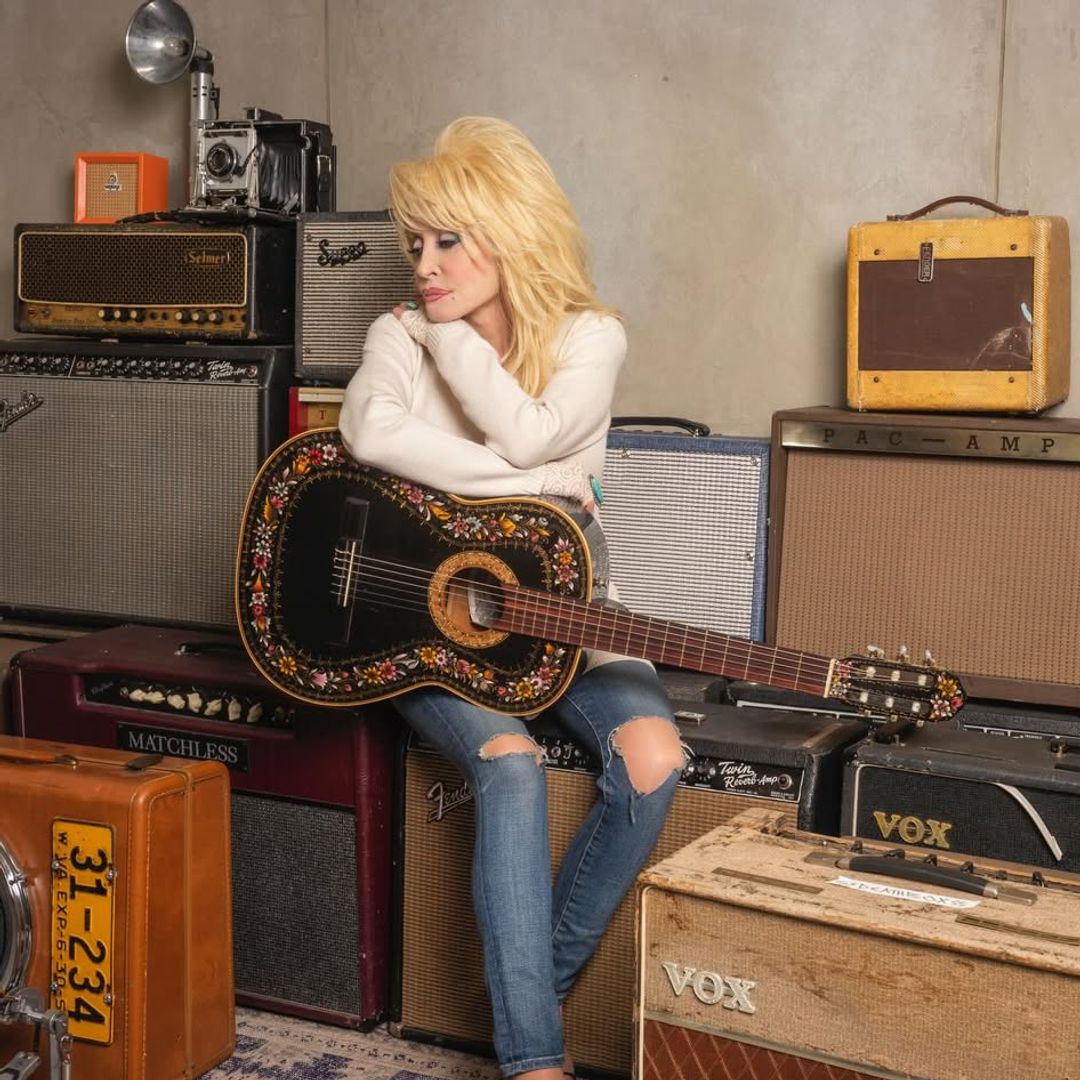Dolly Parton, de 80 años, reflexiona sobre el amor un año después de enviudar: "Como una mariposa"