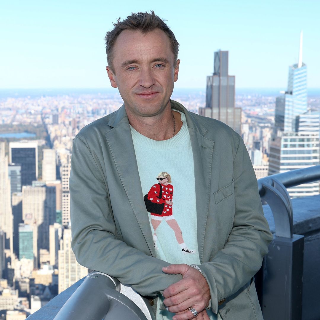 Draco Malfoy está de vuelta: Tom Felton celebra su regreso tiñendo de verde el Empire State