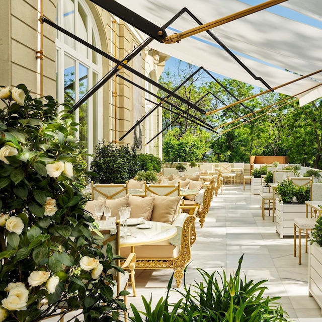 Terraza de lujo en Madrid , el jardín escondido del mítico hotel Mandarin Oriental Ritz