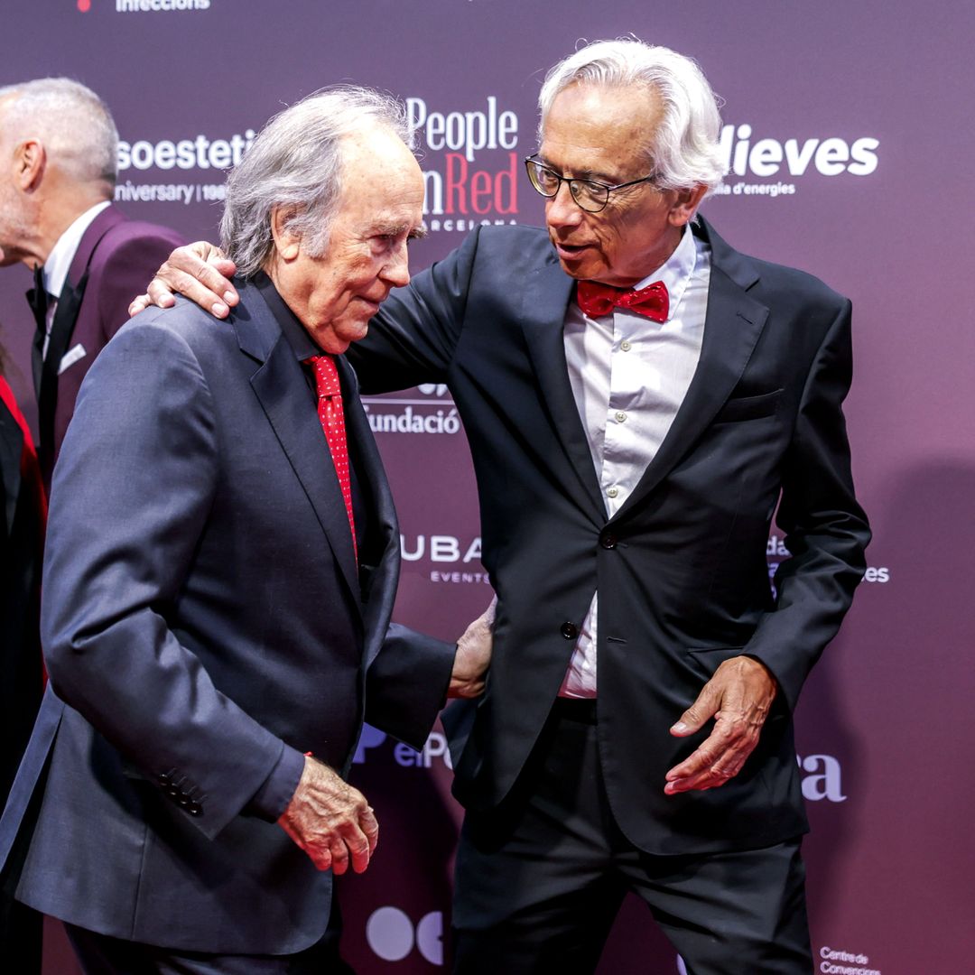 El cantante Joan Manuel Serrat con el doctor Bonaventura Clotet, presidente de la Fundación Lucha contra las Infecciones