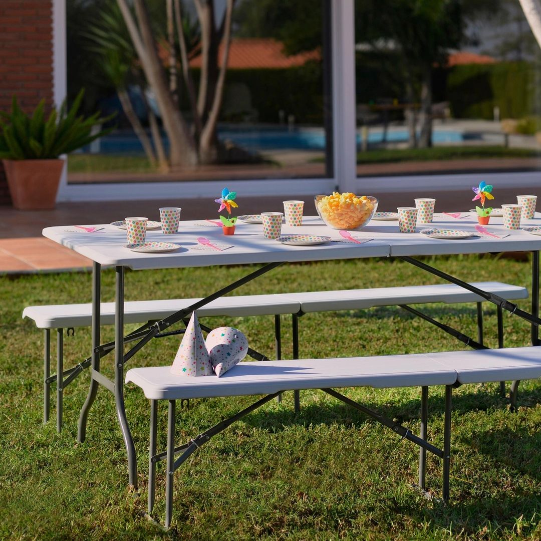 Esta es la mesa plegable de jardín que todo el mundo ha ido a buscar a Leroy Merlin