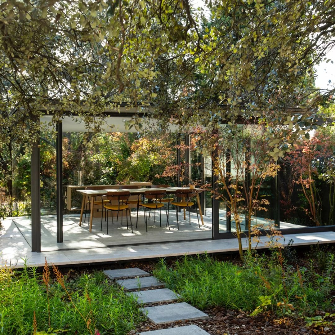 Cómo crear magia e intriga en el jardín para lograr unos exteriores de cuento