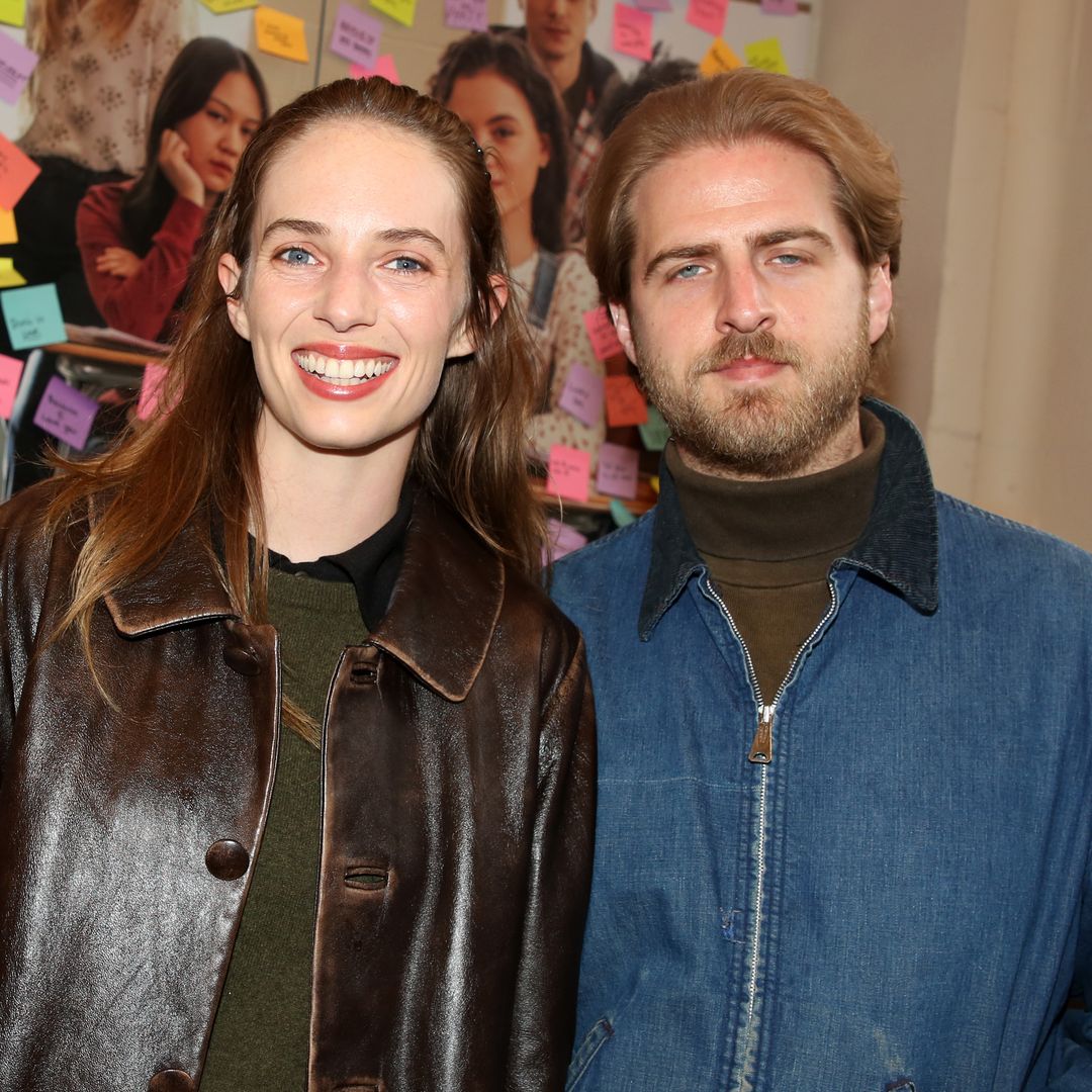 Maya Hawke se casa en secreto en San Valentín y reúne a sus amigos de 'Stranger Things'