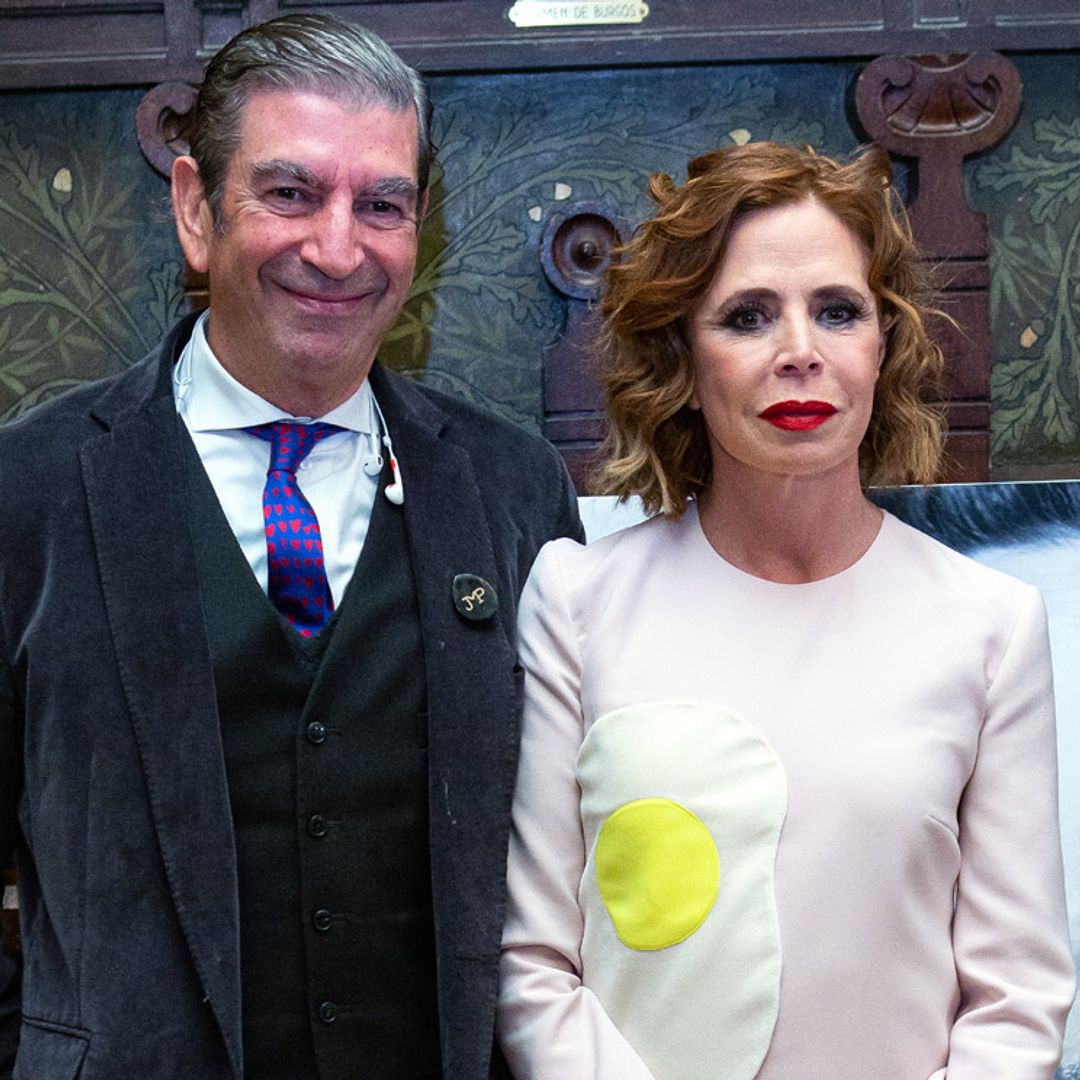 Ágatha Ruiz de la Prada presenta sus memorias acompañada por su pareja, su hijo ¡y su ex!