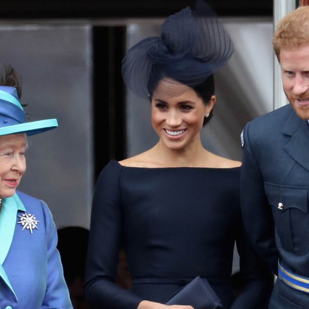 Isabel II, preocupada por los duques de Sussex, les visita en su casa