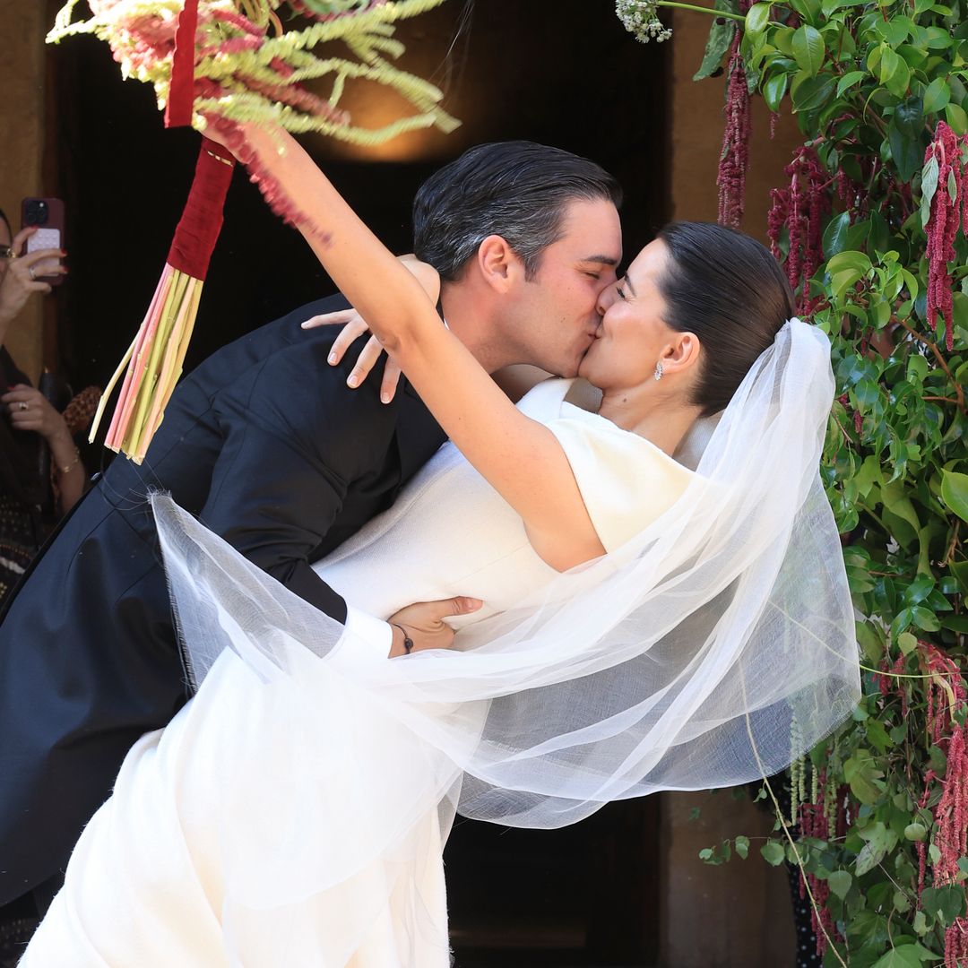 Ana de Miguel y Álvaro Aguiar reúnen a empresarios, influencers y artistas en su espectacular boda segoviana