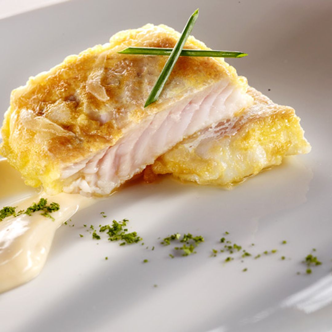 Merluza rebozada con mayonesa de marisco