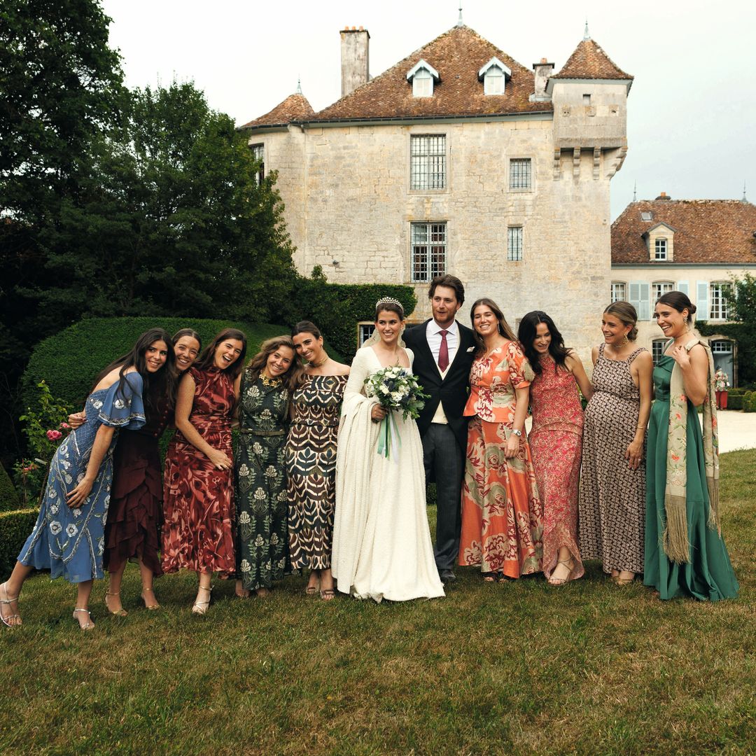 Los novios con amigos 