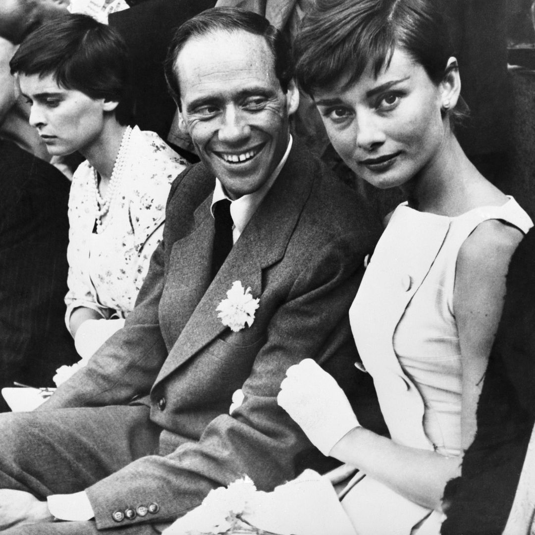 Audrey Hepburn y Mel Ferrer presencian una corrida de toros en Madrid en 1955